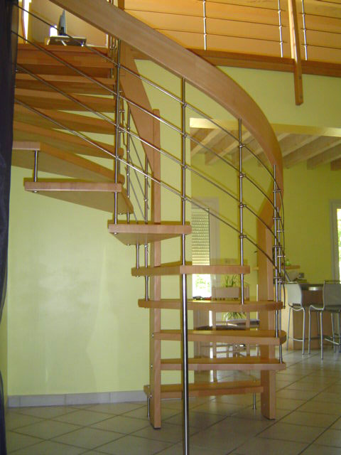 Escalier hÃ©licoidal moderne en bois mÃ©tal 