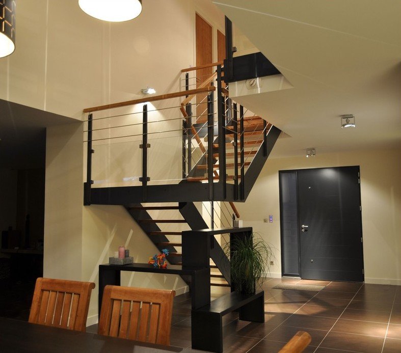 Escalier Loft mÃ©tallique avec palier et garde corps verre mÃ©tal bois