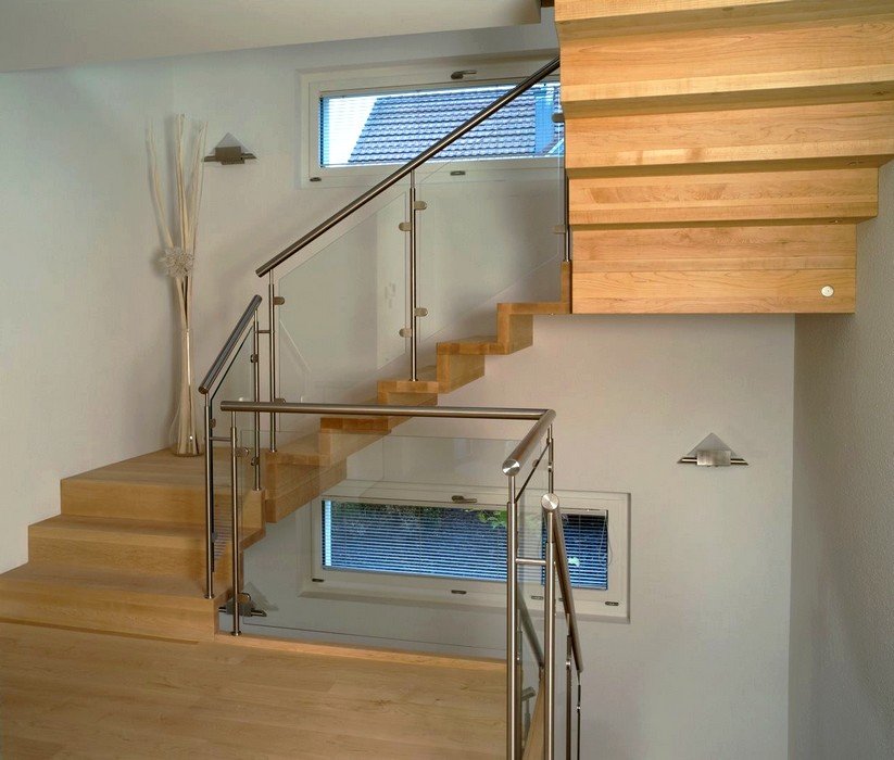 Escaliers autoportant double tournant avec paliers